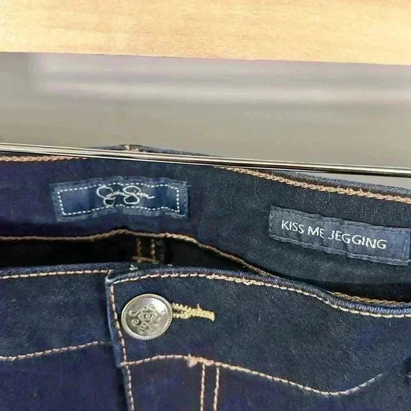 Jessica Simpson Kiss Me Jegging - Picture 4 of 9